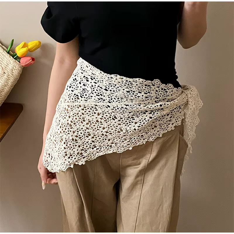 Écharpe triangulaire vintage en dentelle crochetée