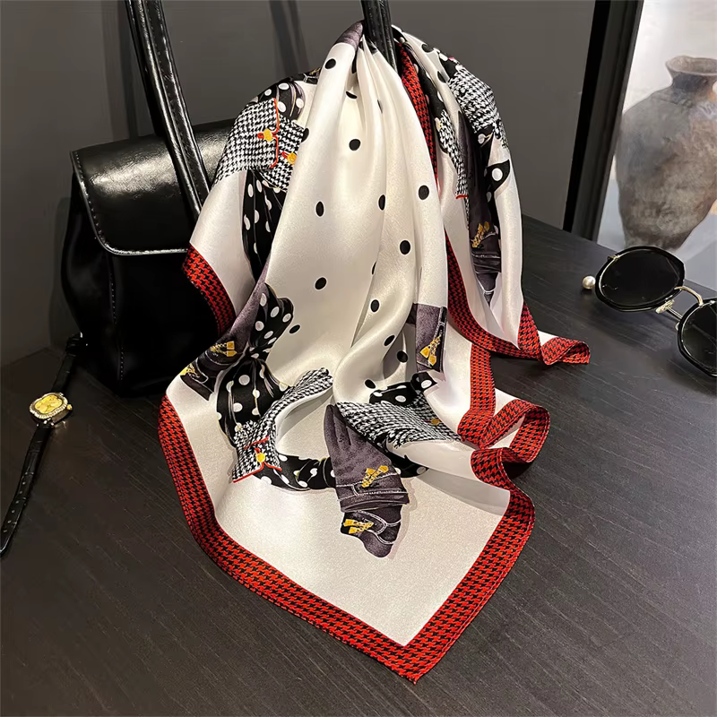 100% foulard en soie Bandana femmes motif de fleur foulards carrés foulard foulard en soie de mûrier bandeau Hijab châle sac poignée Wrap cravate