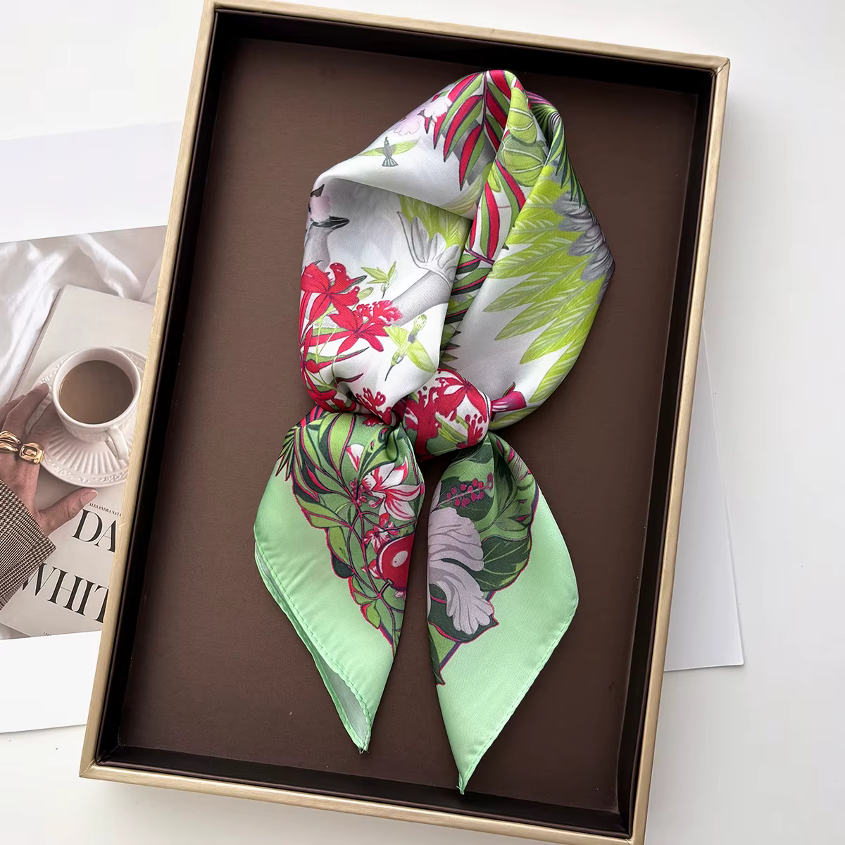 Foulard carré imprimé pour femme en satin imitation soie
