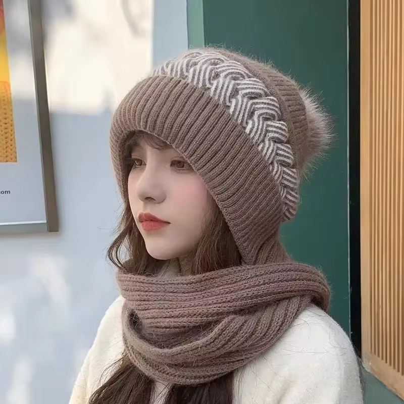 Bonnet et écharpe tout-en-un pour femme