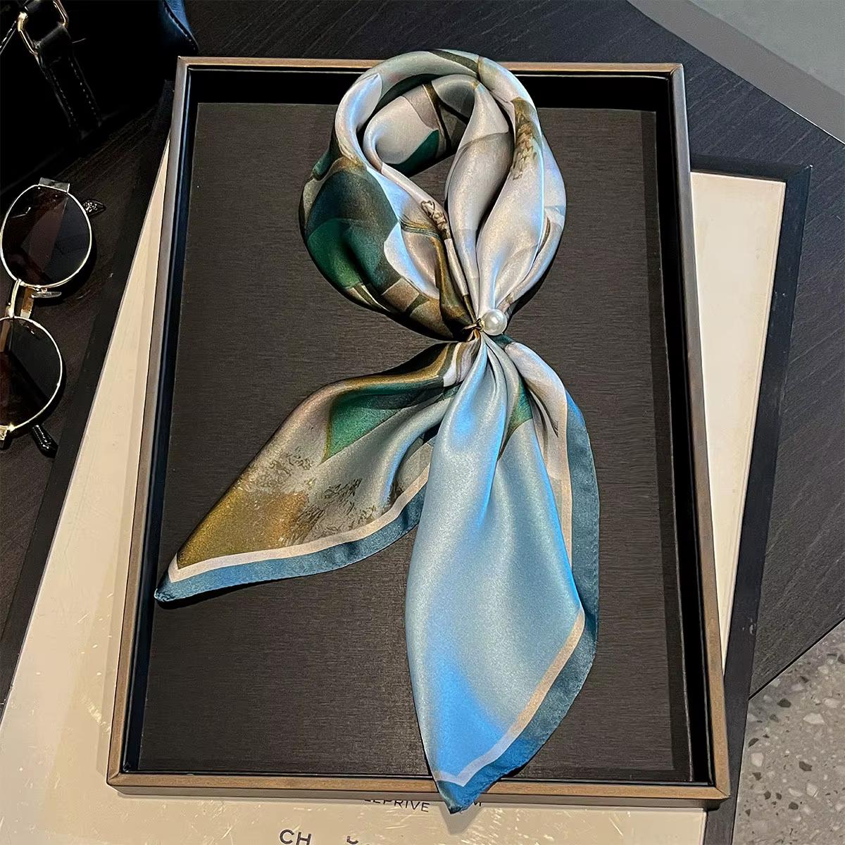 Foulard carré pour femme