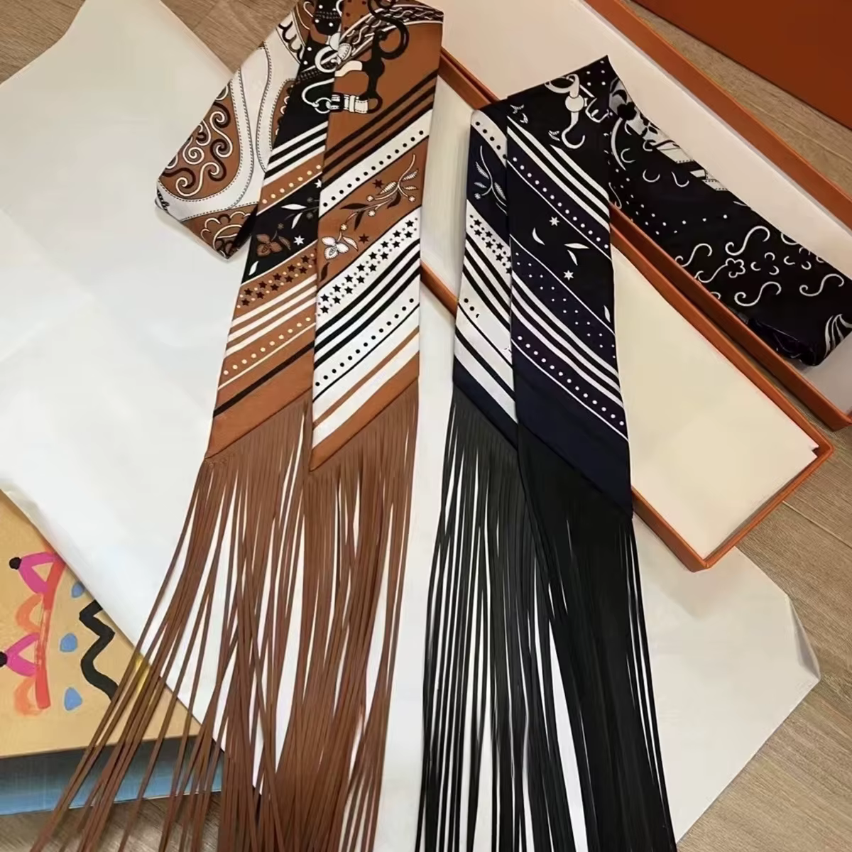 Foulard à pampilles en soie pour femme
