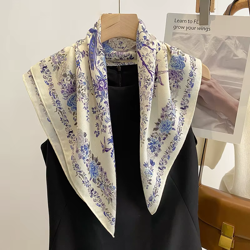 Foulard carré en pur coton pour femmes