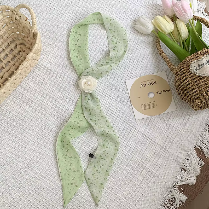 Écharpe longue détachable avec accents roses ; pour femmes