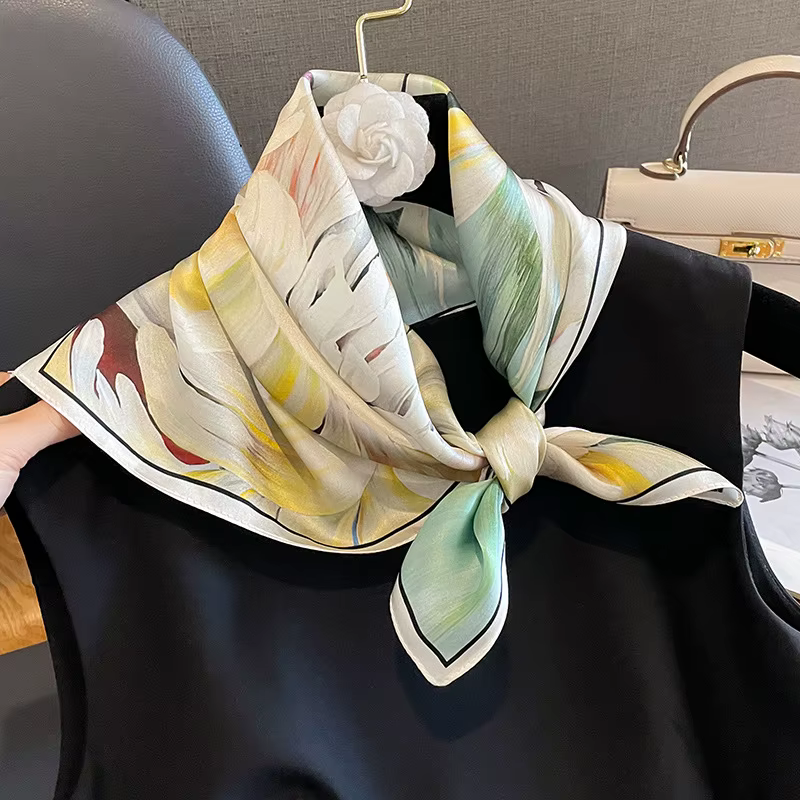 Foulard de Luxe en Forme de Mûrier pour Femme