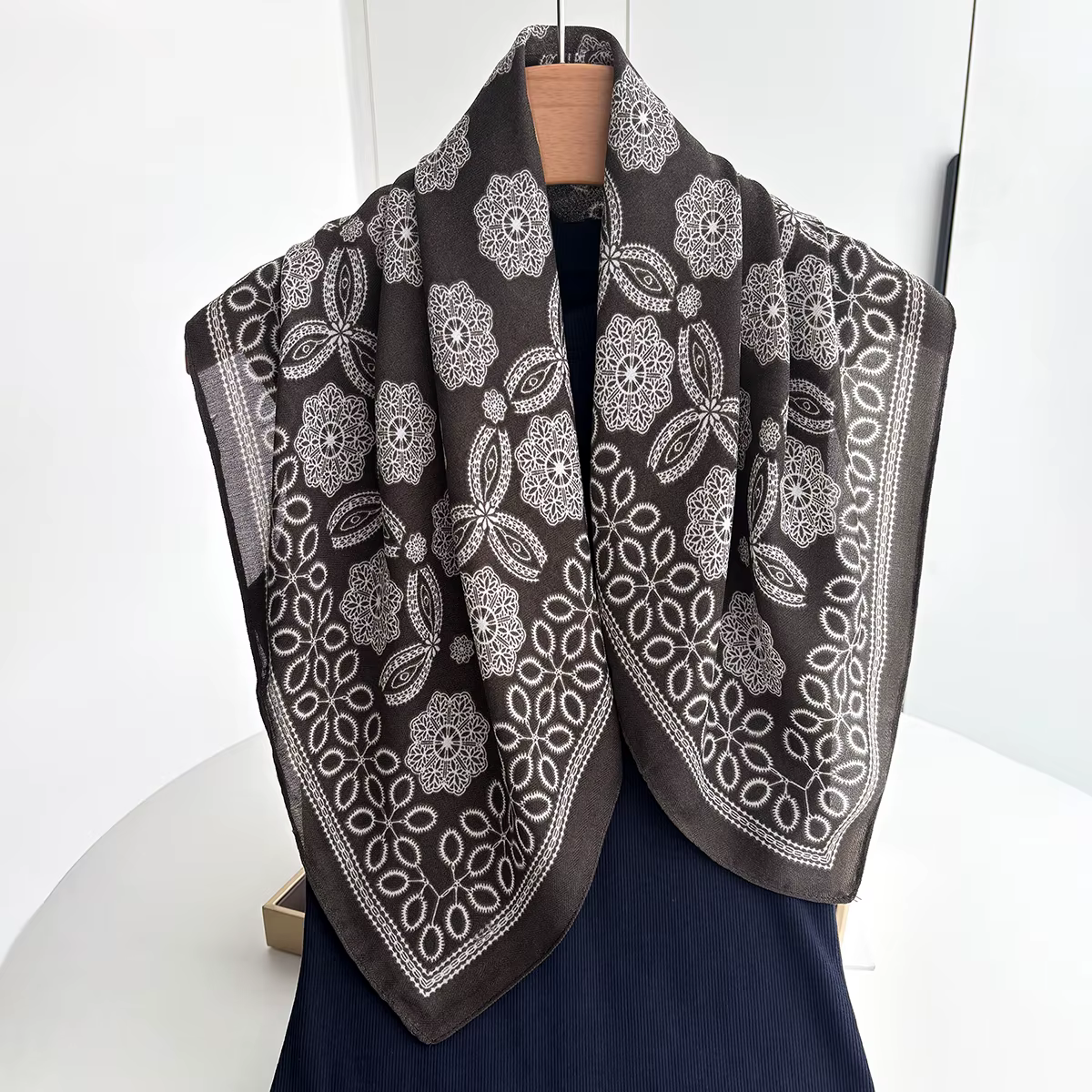 Foulard carré de luxe pour femmes