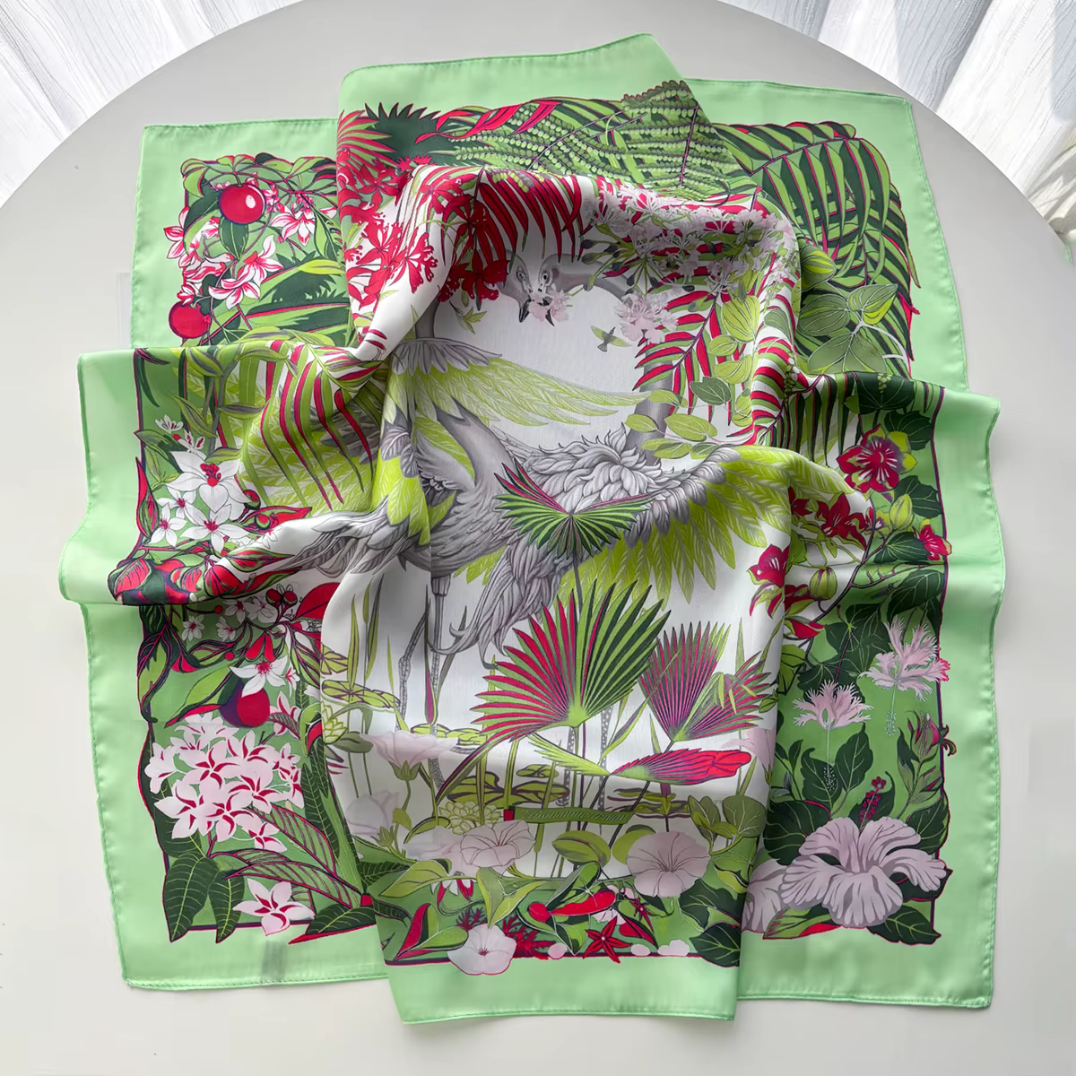 Foulard carré imprimé pour femme en satin imitation soie