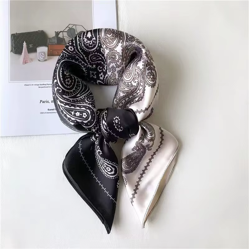 Foulard carré imprimé de luxe pour femmes