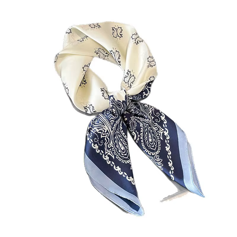 Cou foulard en soie avec sensation haut de gamme