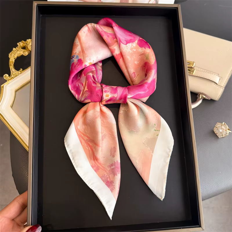 Nouveau Foulard Carré en Soie pour Femme