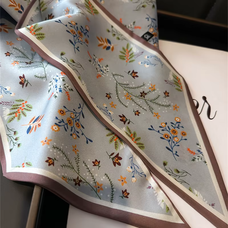 Multi couleur nouvelles femmes soie sensation imprimé Design écharpe châle mode luxe longue étroite petites foulards