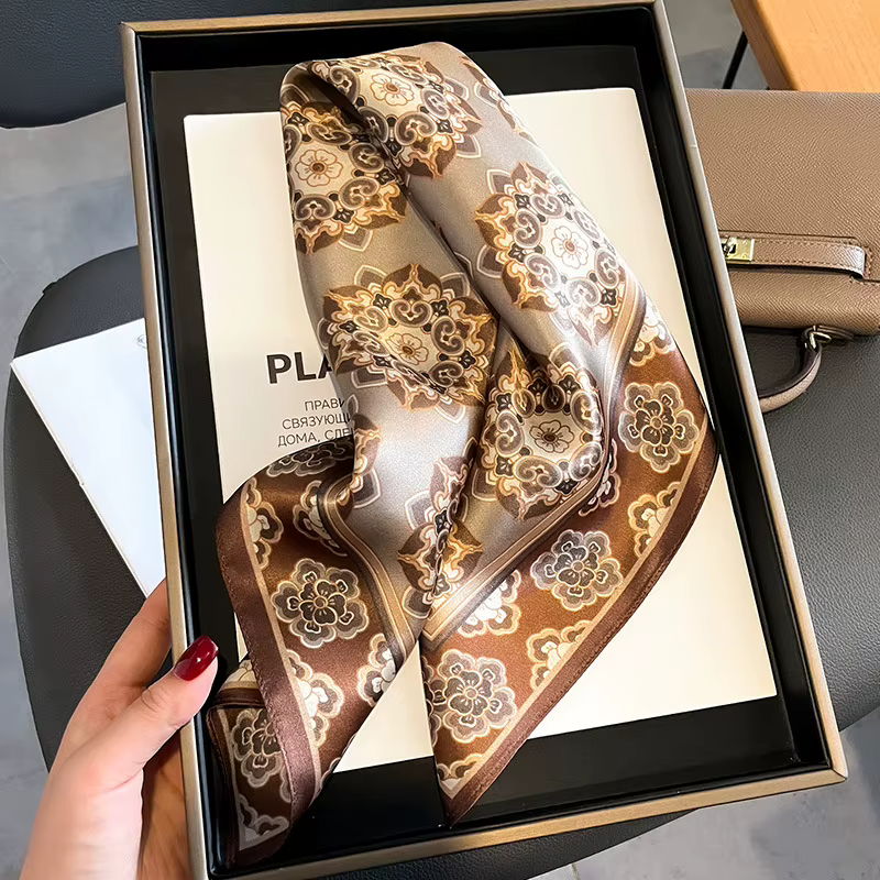100% mûrier soie musulman Hijab écharpe femmes Tribal cou foulards petit carré Bandana Foulard femme mode