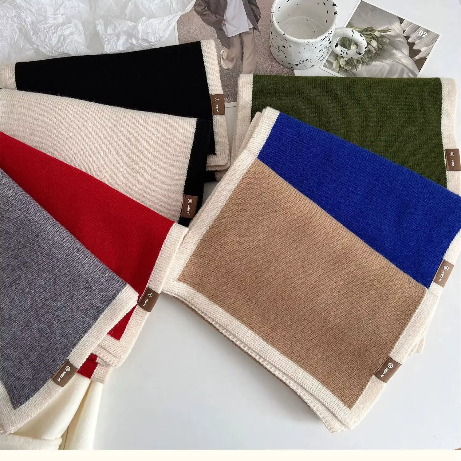 Écharpe assortie de couleur noir et blanc
