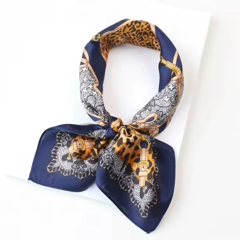 Foulard léopard pour femme