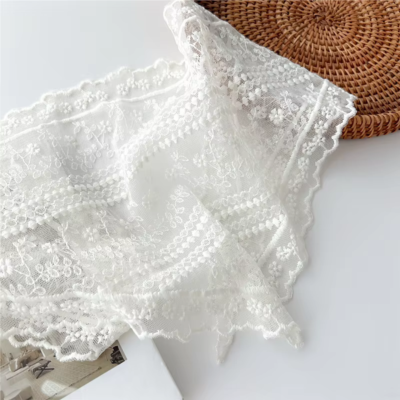 Foulard triangle en dentelle creuse pour femme