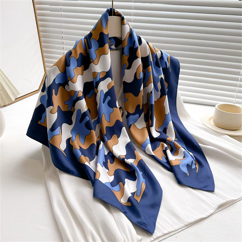 Grand Foulard Carré à Imprimé Nuage pour Femme