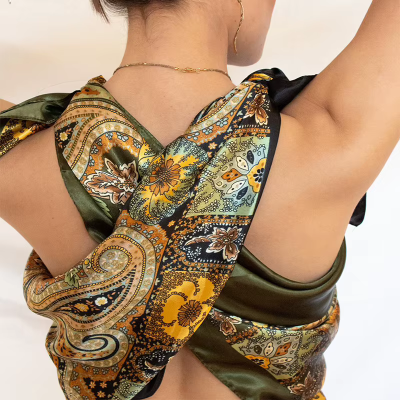 Injchâle-Écharpe carrée en satin pour femmes