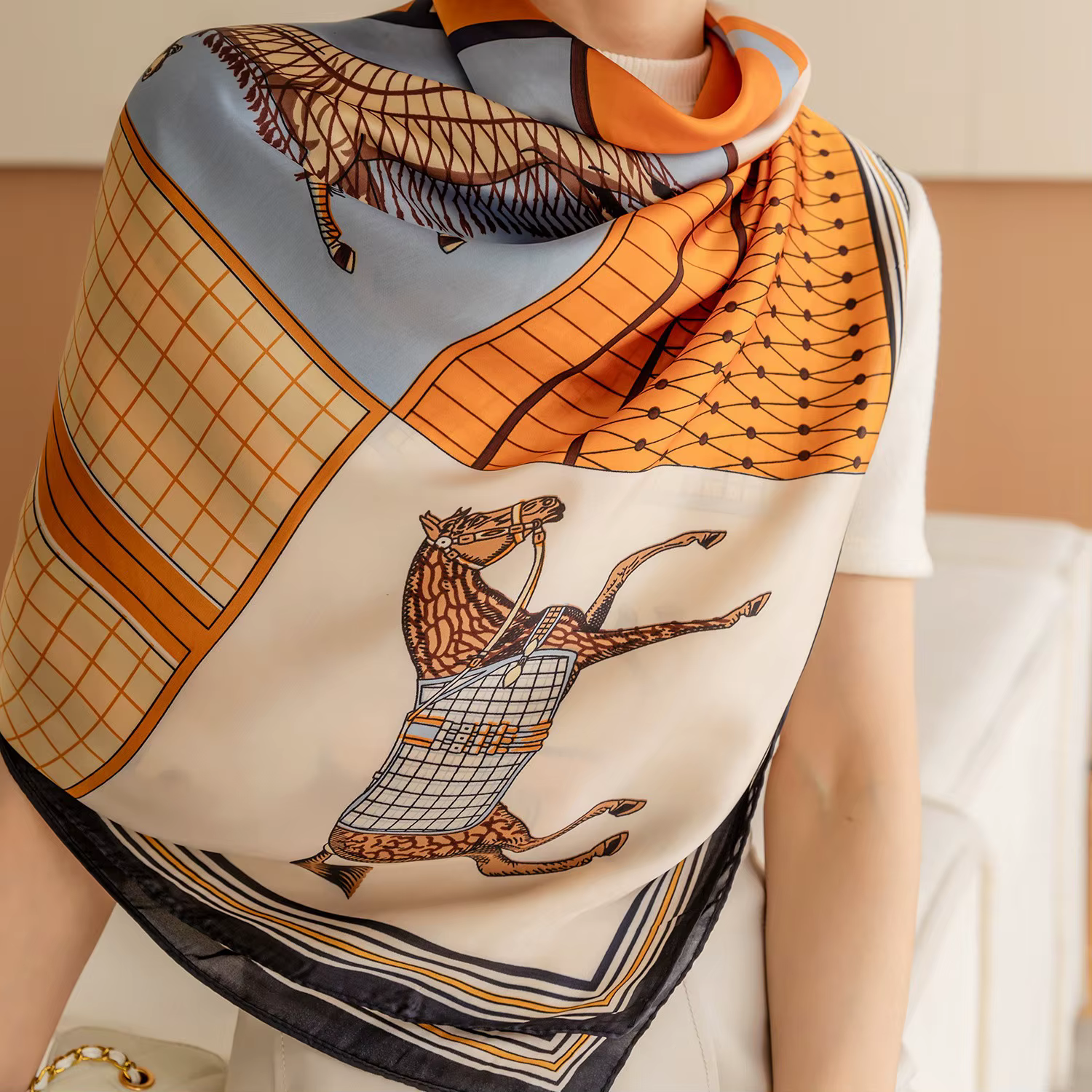 Foulard carré imprimé cheval de luxe