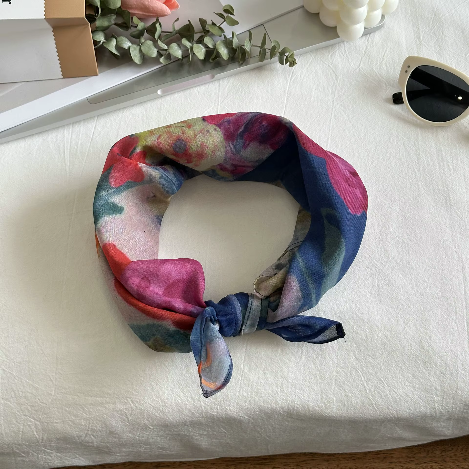 Haute qualité nouvelle mode marque de luxe foulard carré en soie femmes Satin cou cravate femme cheveux Bandana
