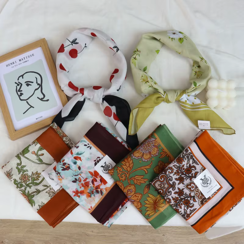 Foulard carré cerise 100% coton