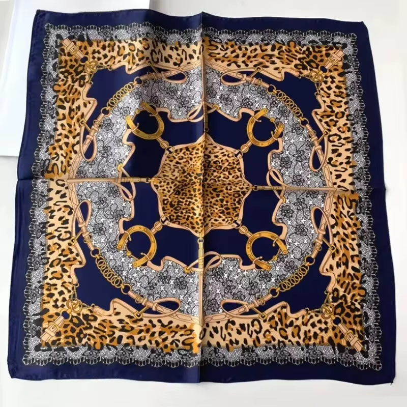 Foulard léopard pour femme