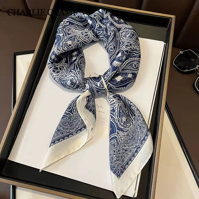 Écharpe carrée à imprimé fleur de cajou pour femme