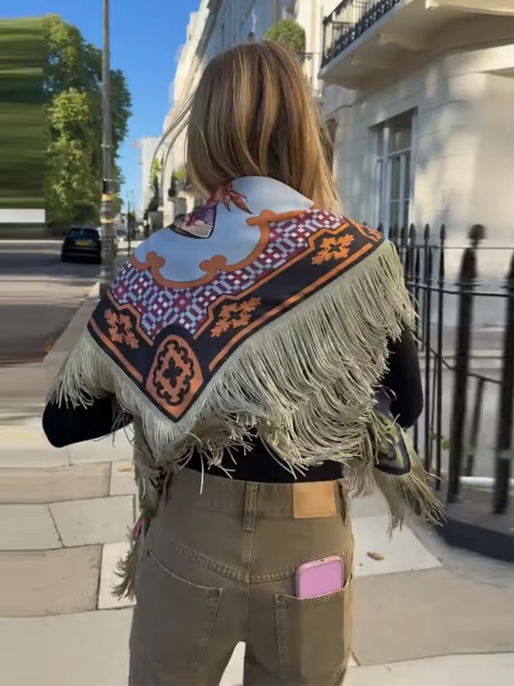 Écharpe Chic Imprimée à Pompons pour Femme
