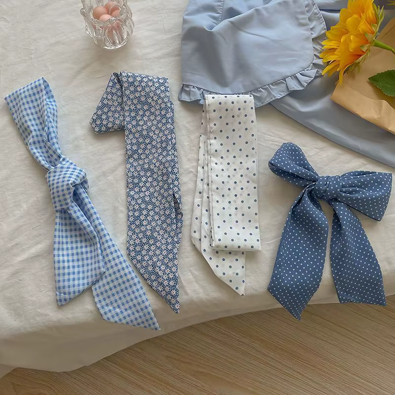 Écharpe en soie vintage bleu marine pour femme