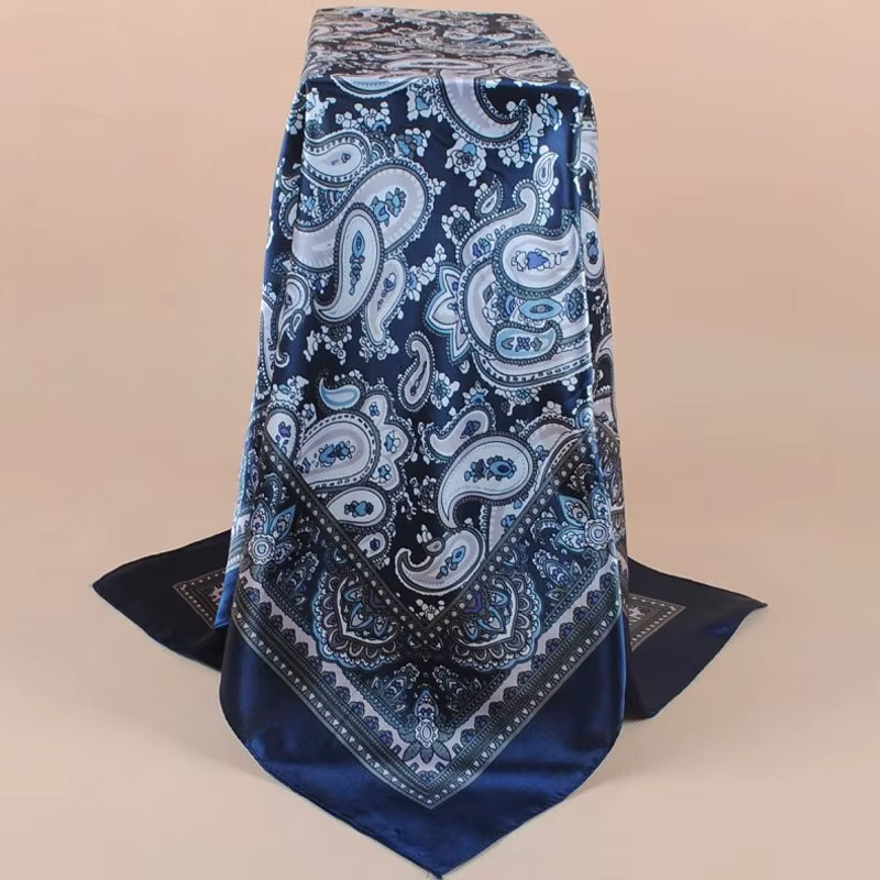 Foulard carré en soie pour femmes