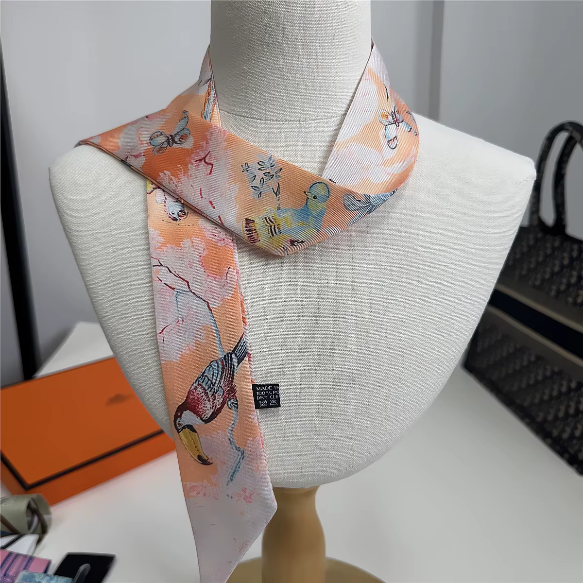 Nouvelle Collection 2026 : Foulard en Soie Twilly 90cm pour Femme – Rubans de Sac de Marque de Luxe