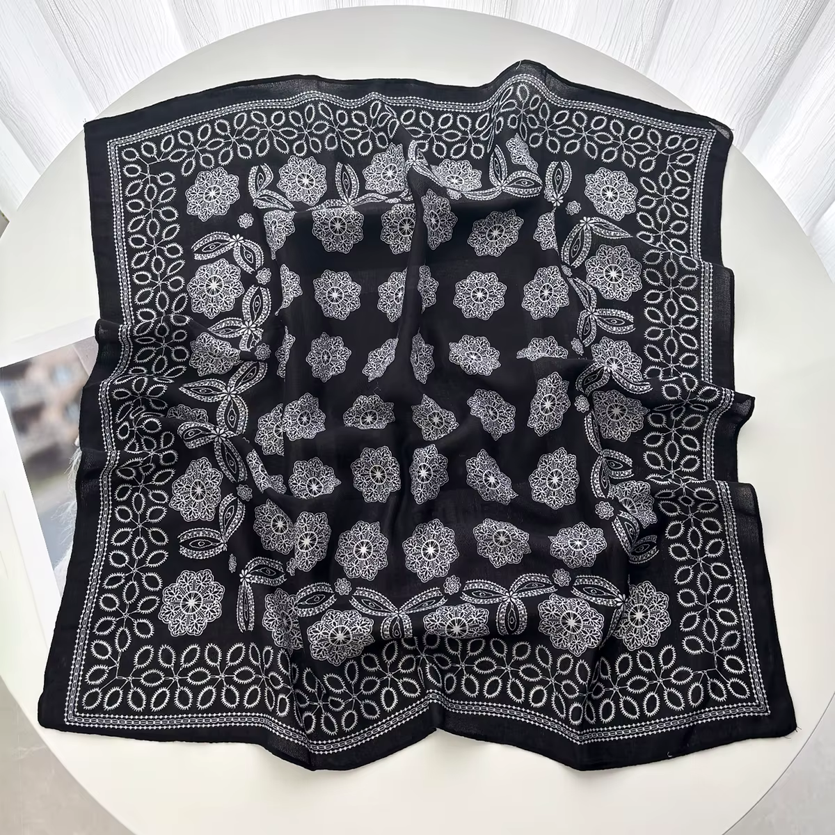 Foulard carré de luxe pour femmes