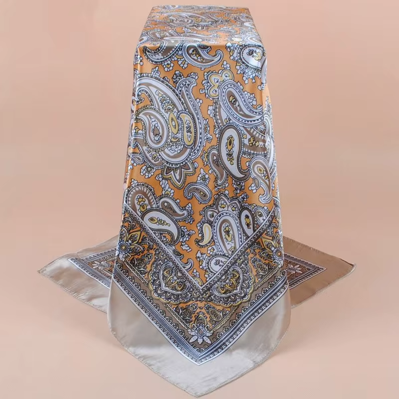 Foulard carré en soie pour femmes