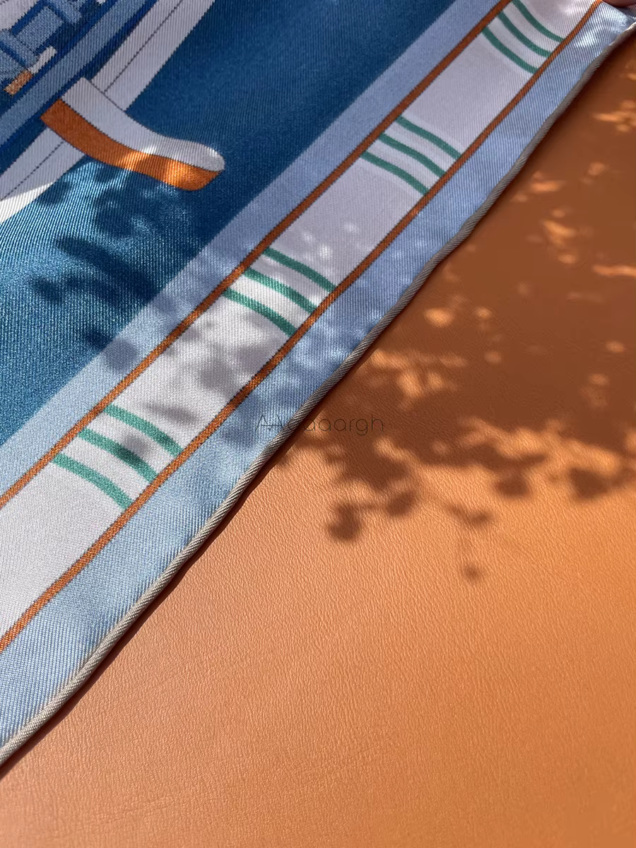 Foulard carré en soie 90CM