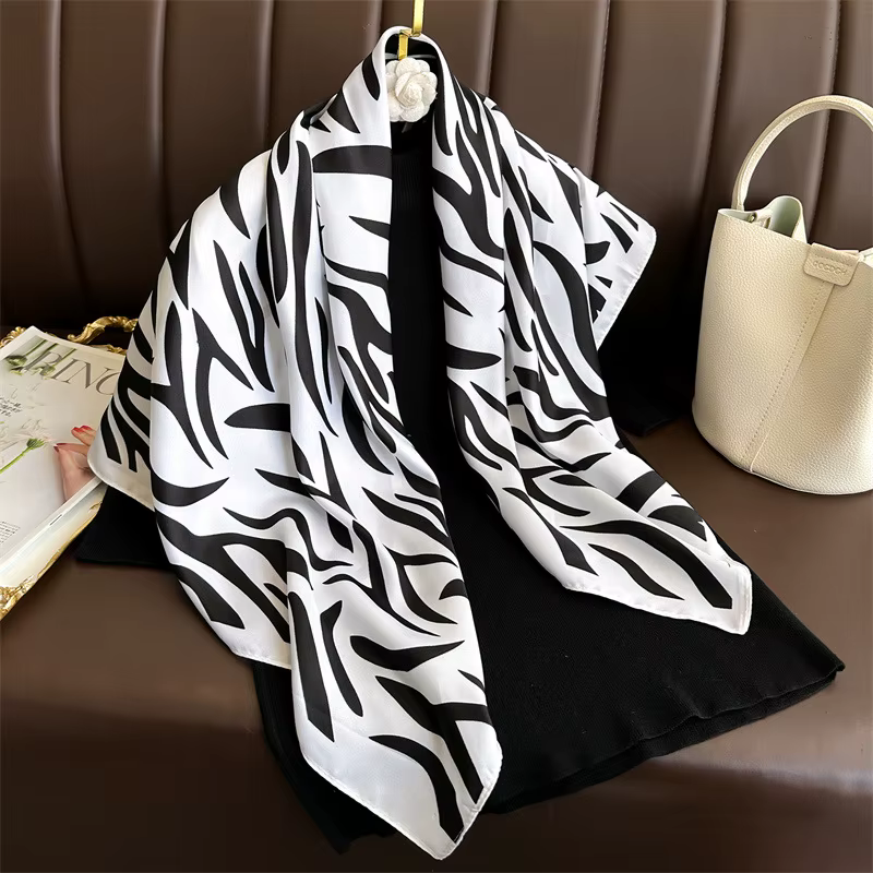 Foulard carré en soie à imprimé rayures zébrées 90*90cm pour femmes