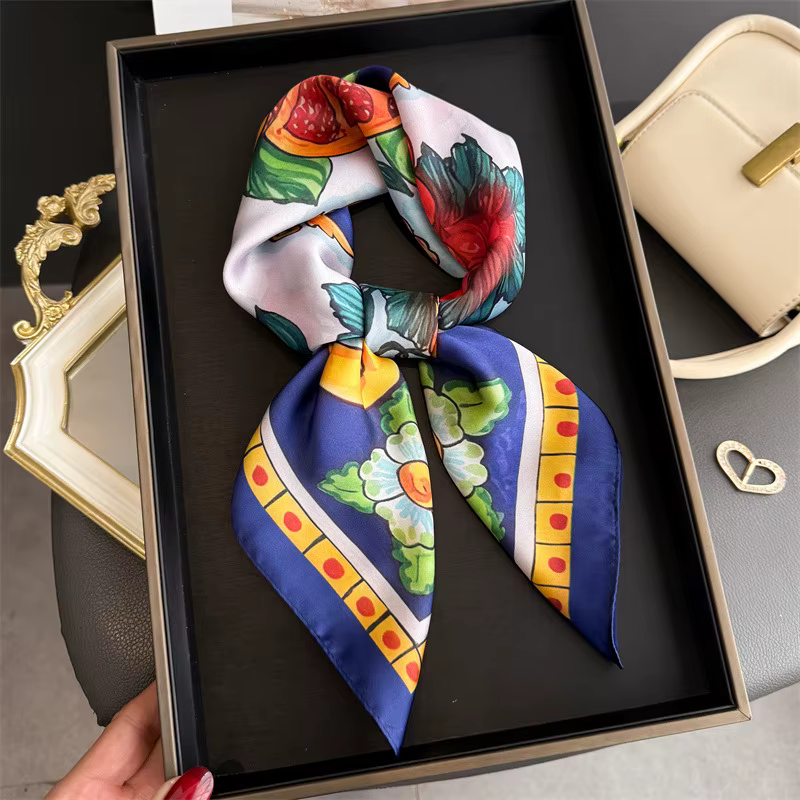 Foulard carré en soie imprimé citron pour femme