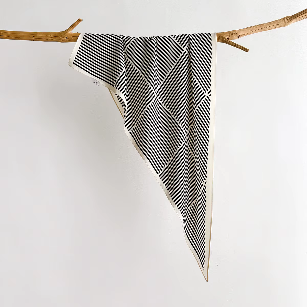 Foulard triangulaire rétro pour femme
